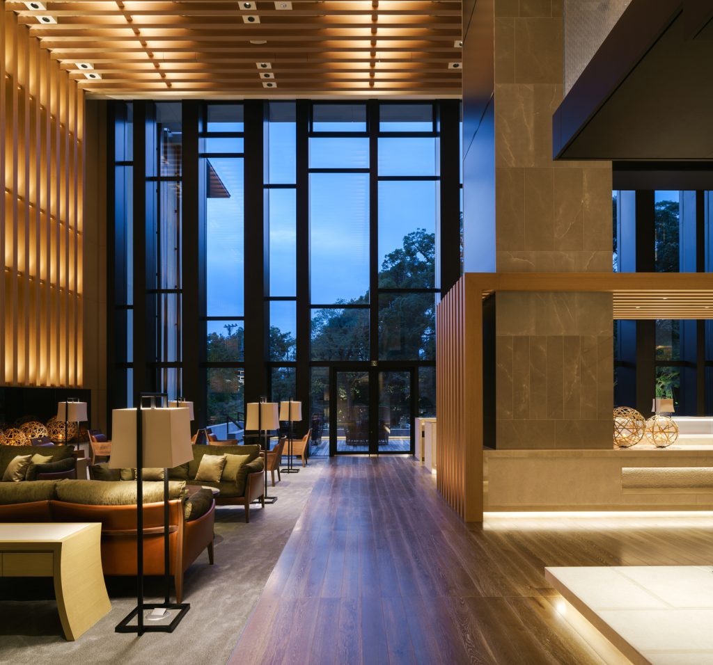 FOUR SEASONS HOTEL