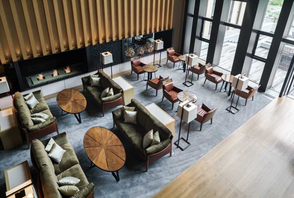 FOUR SEASONS HOTEL
