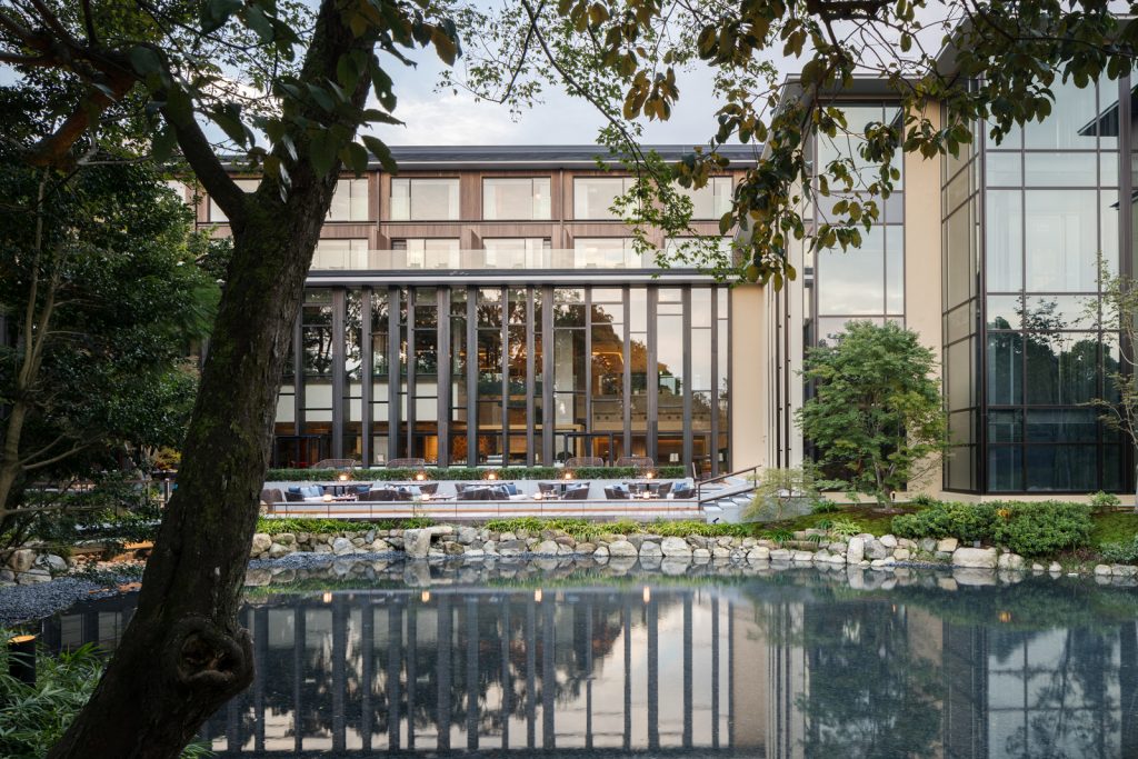 FOUR SEASONS HOTEL